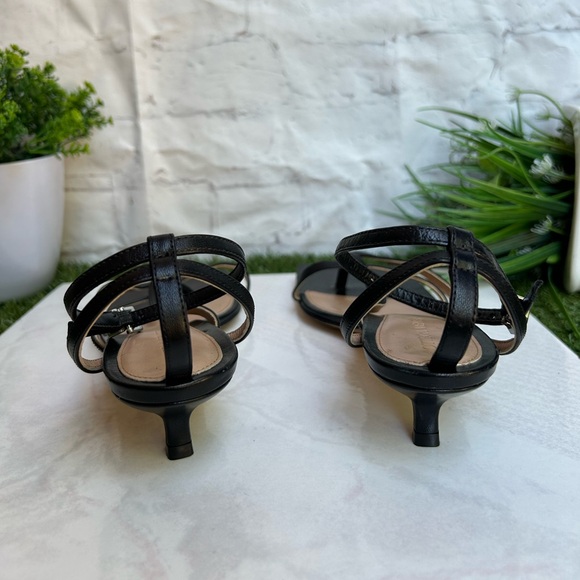 BOTTEGA VENETA
Stretch strap sandals Mid Heel 1.8”
$990 size 37  with dust bag - Picture 11 of 17